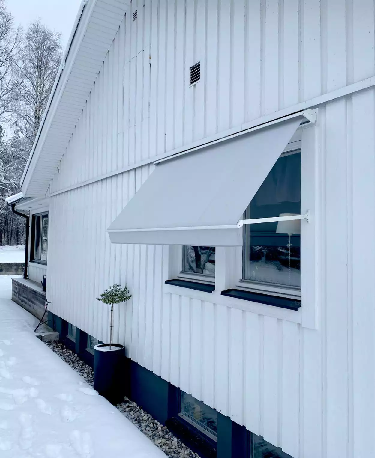 fönstermarkis hestra tage